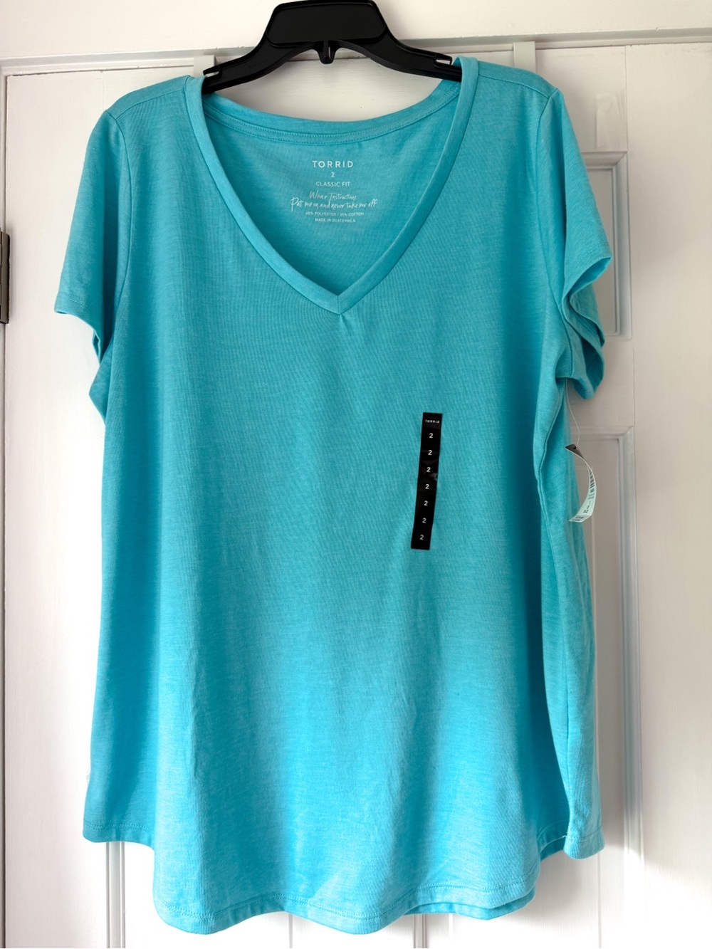 NWT Torrid Size 2 Women’s V-Neck Tee - Aqua Blue